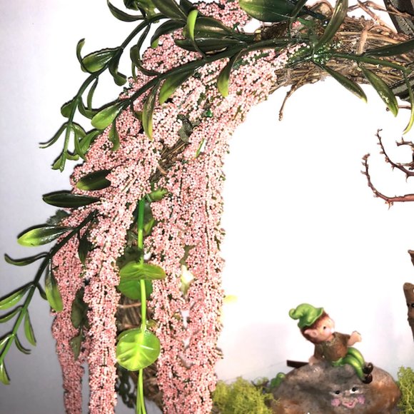 New Boy Elf and Caterpillar visiting Sticks n' Stones, Adorable Wreath handmade - Picture 3 of 7